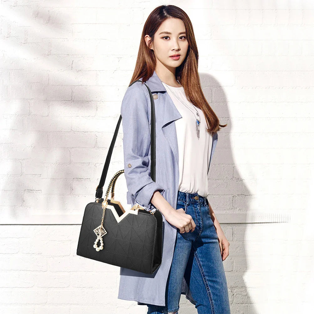 Cartera con Agarradera y Perlas – Diseño Estilo Valija