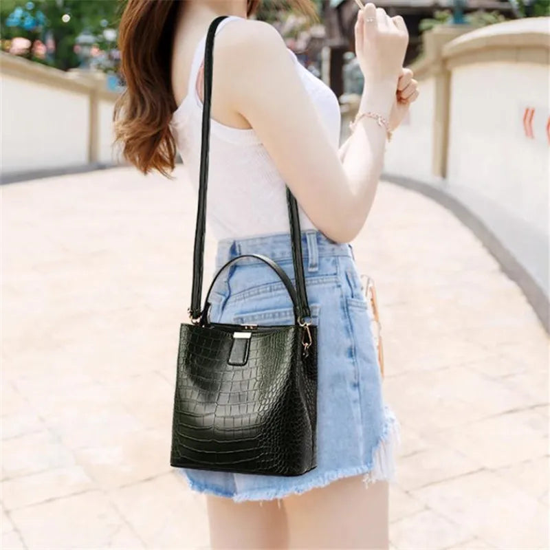 Cartera Balde de Gamuza Vintage – Textura Piedra