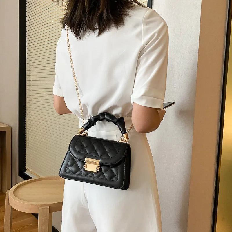 Cartera Chica Cuadrada con Cadena – Bandolera Clásica