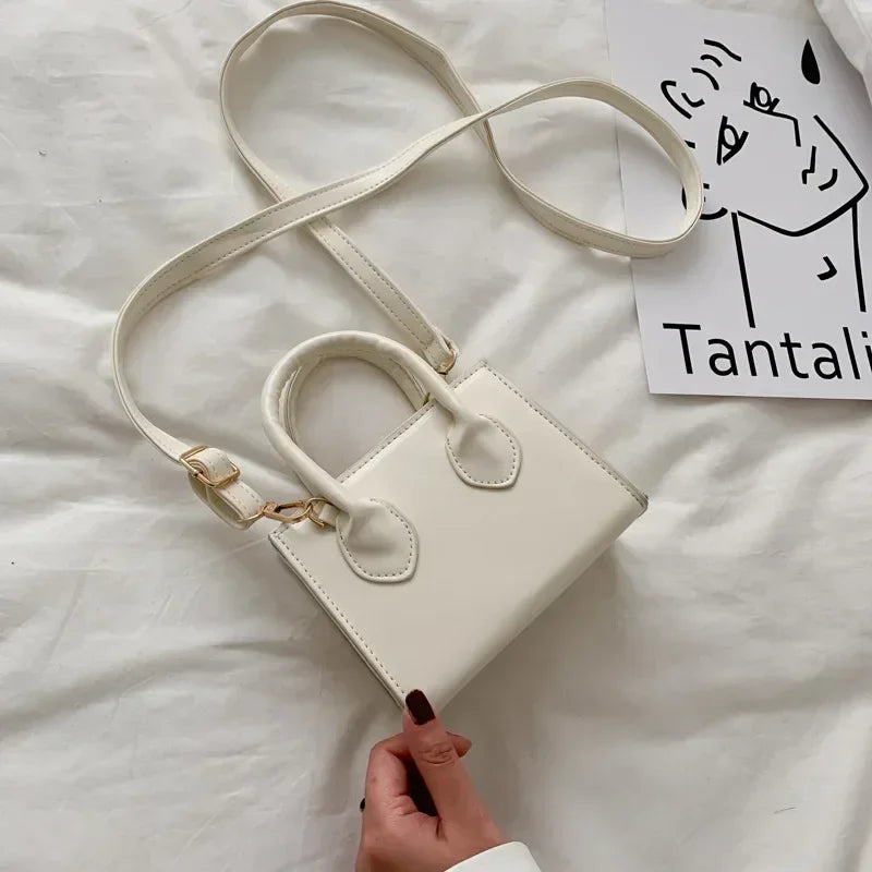 Cartera Mini Cuadrada Retro – Estilo Mensajero